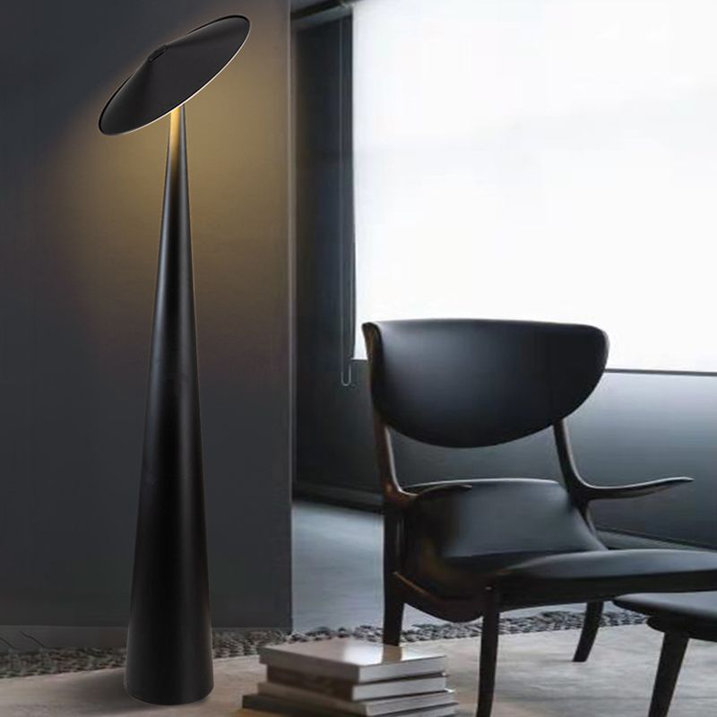 Salgado modern tefatformad golvlampa i metall, svart