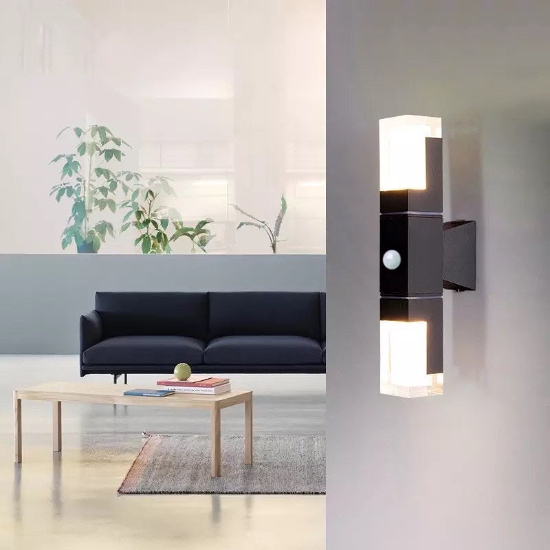 Ray Modern Rectangular Double- Head Metal Outdoor Wall Lamp