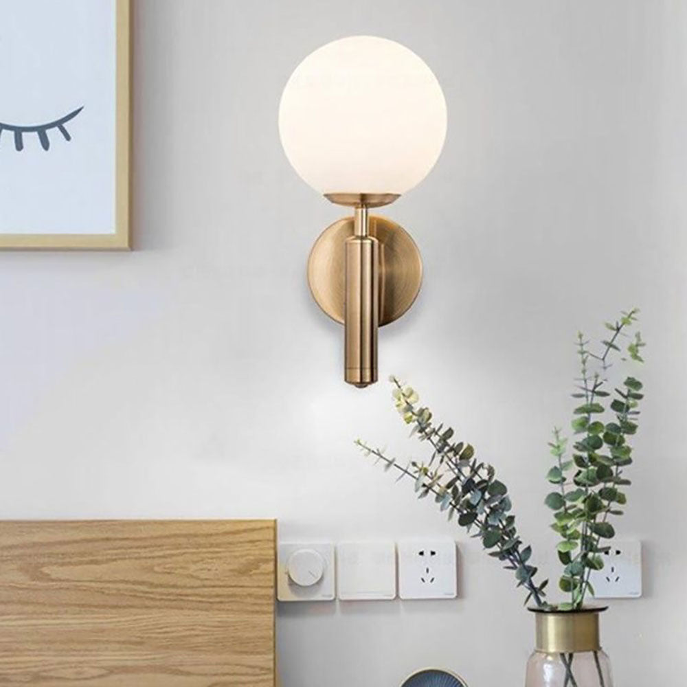 Valentina modern vägglampa med klot, metall/glas, svart/guldfärgad, hall