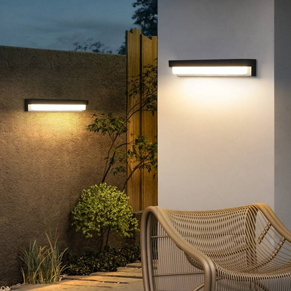 Ray minimalistinen lineaarinen aurinkoenergialla toimiva ulkoseinävalaisin, musta
