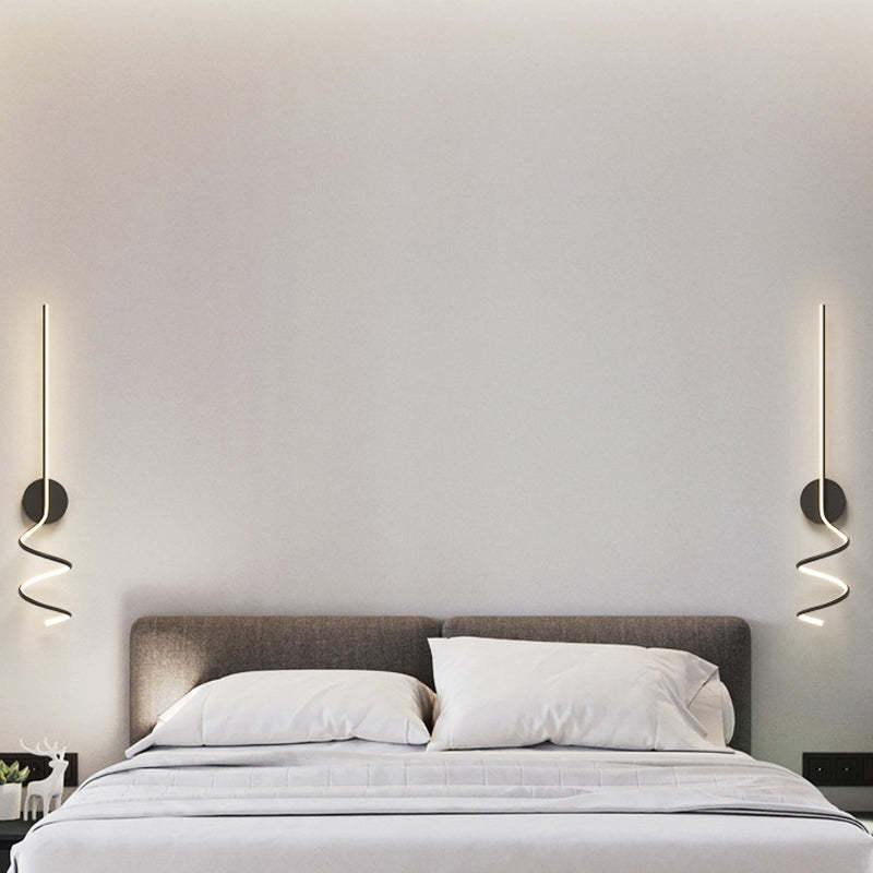 Arisha moderne LED-væglampe med spiralformet kunstmotiv, sort og hvid