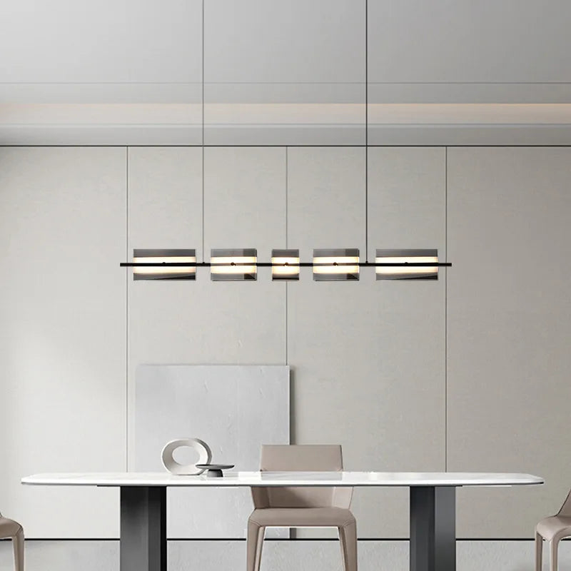 Arisha modern nordisk linjär pendellampa i metall/glas, mässing/svart