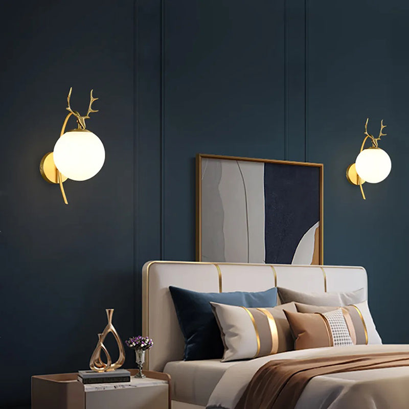 Valentina modern art déco-vägglampa med hjortmotiv för sängbord, svart/guld