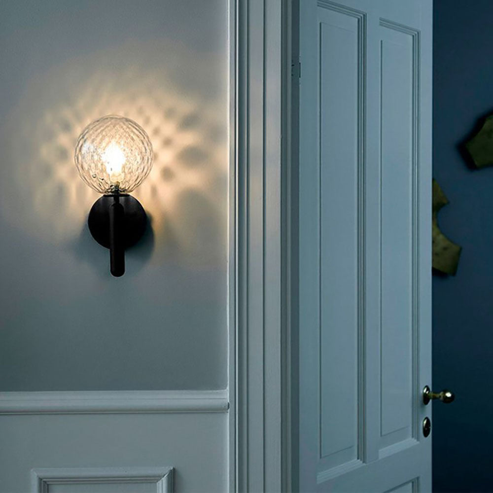Valentina modern vägglampa med klot, metall/glas, svart/guldfärgad, hall