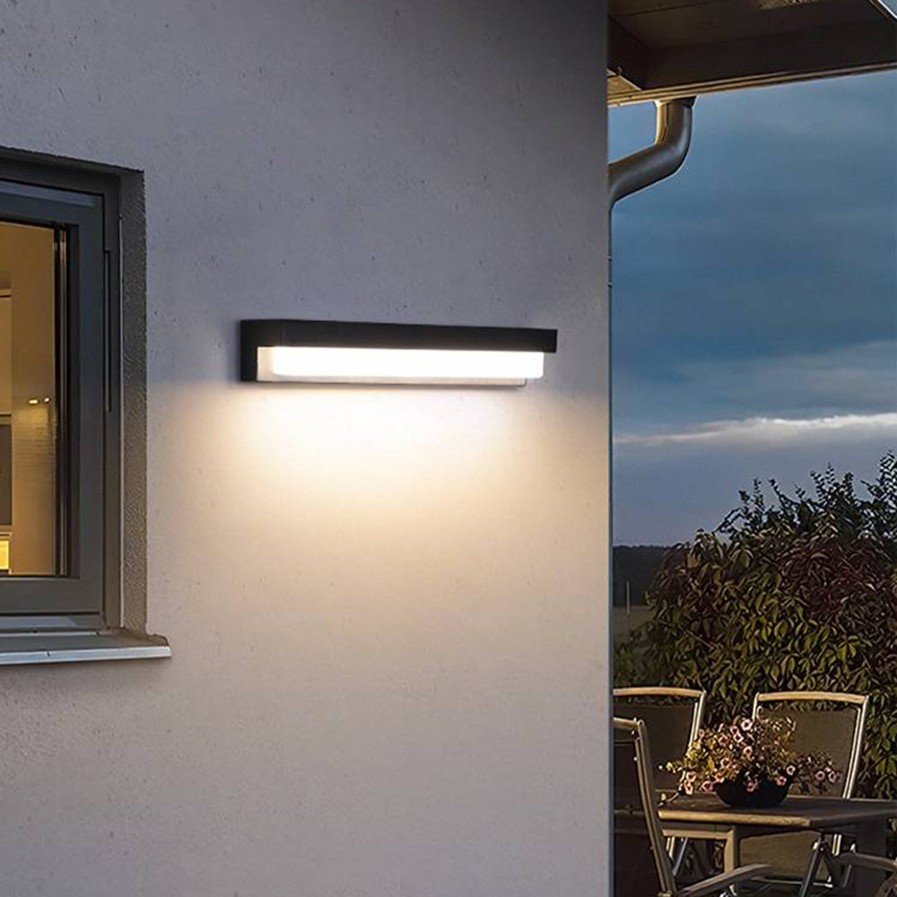 Ray minimalistinen lineaarinen aurinkoenergialla toimiva ulkoseinävalaisin, musta