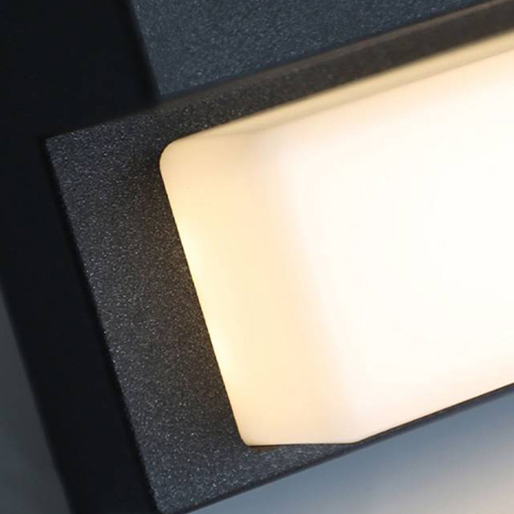 Ray minimalistinen lineaarinen aurinkoenergialla toimiva ulkoseinävalaisin, musta