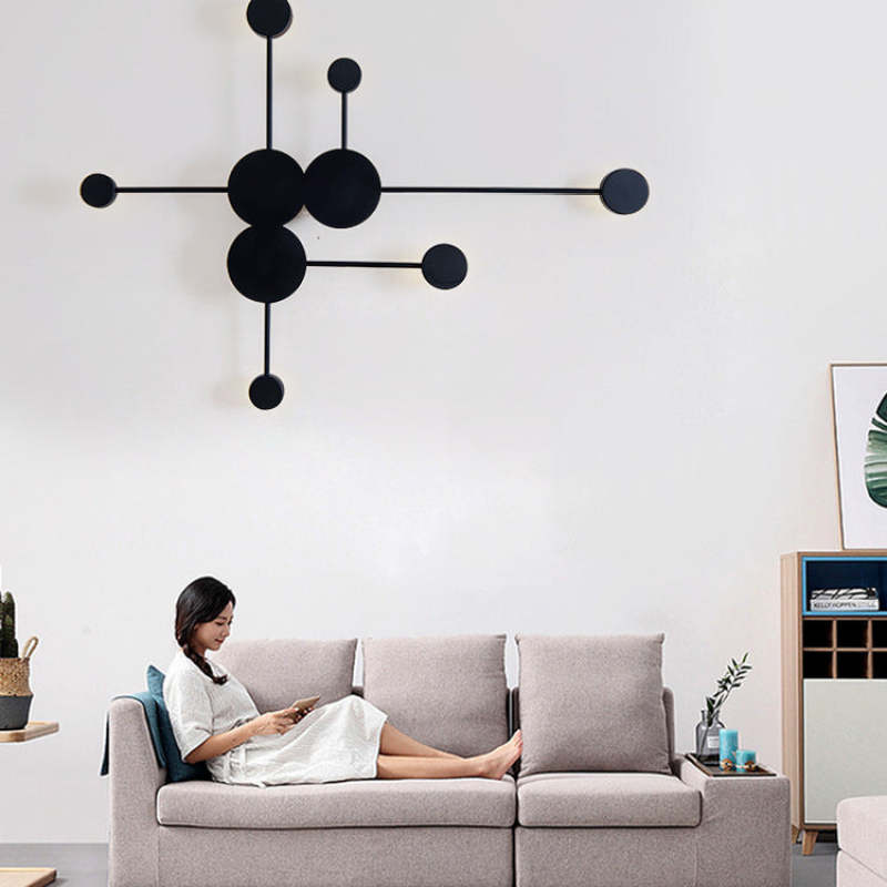 Arishan moderni pohjoismainen metallinen shakkilautaseinävalaisin, musta