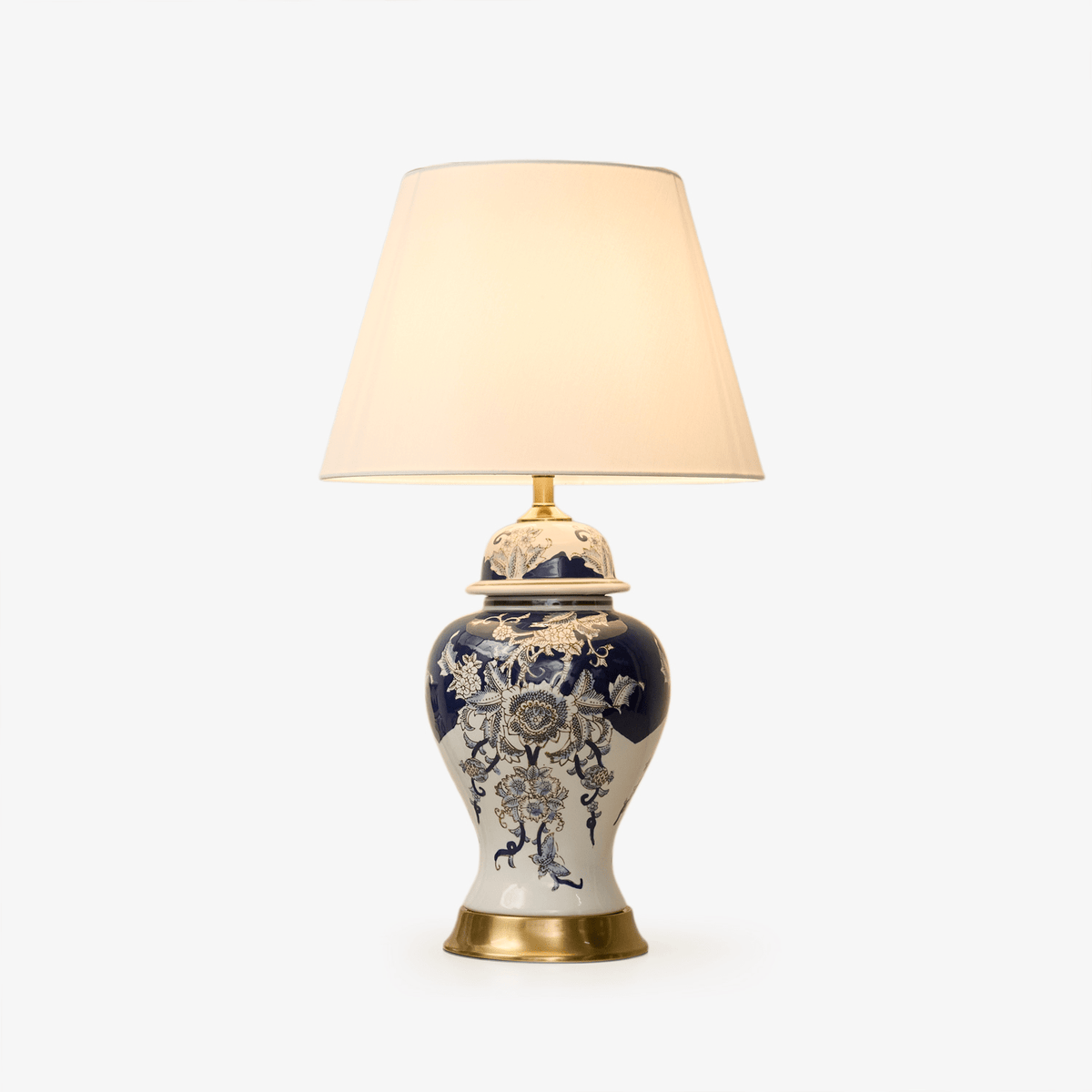 Montreval bordslampa med accentdetaljer