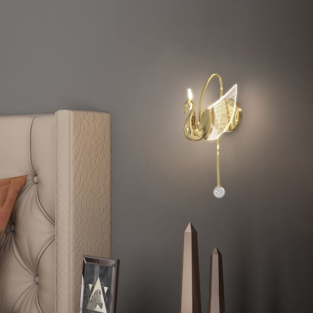 Arisha art déco-svanformad vägglampa i metall, guld/roséguld