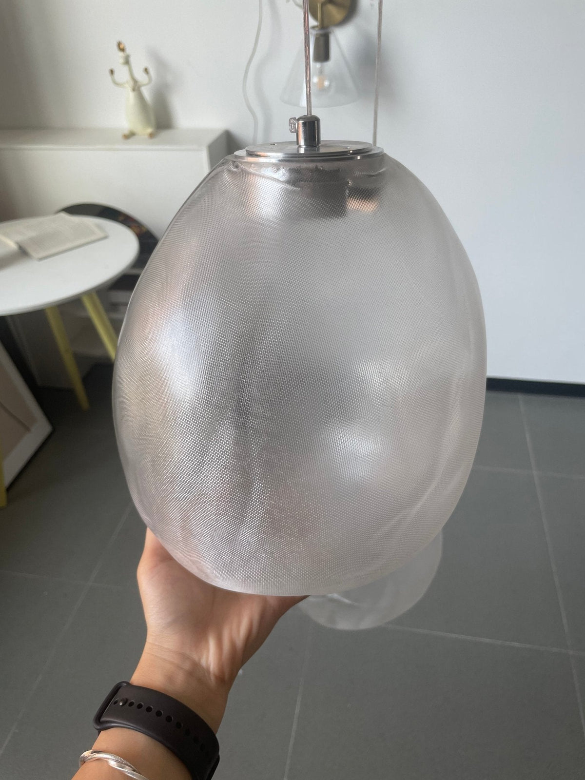 Celenelle-pendel i flydende glas og sten