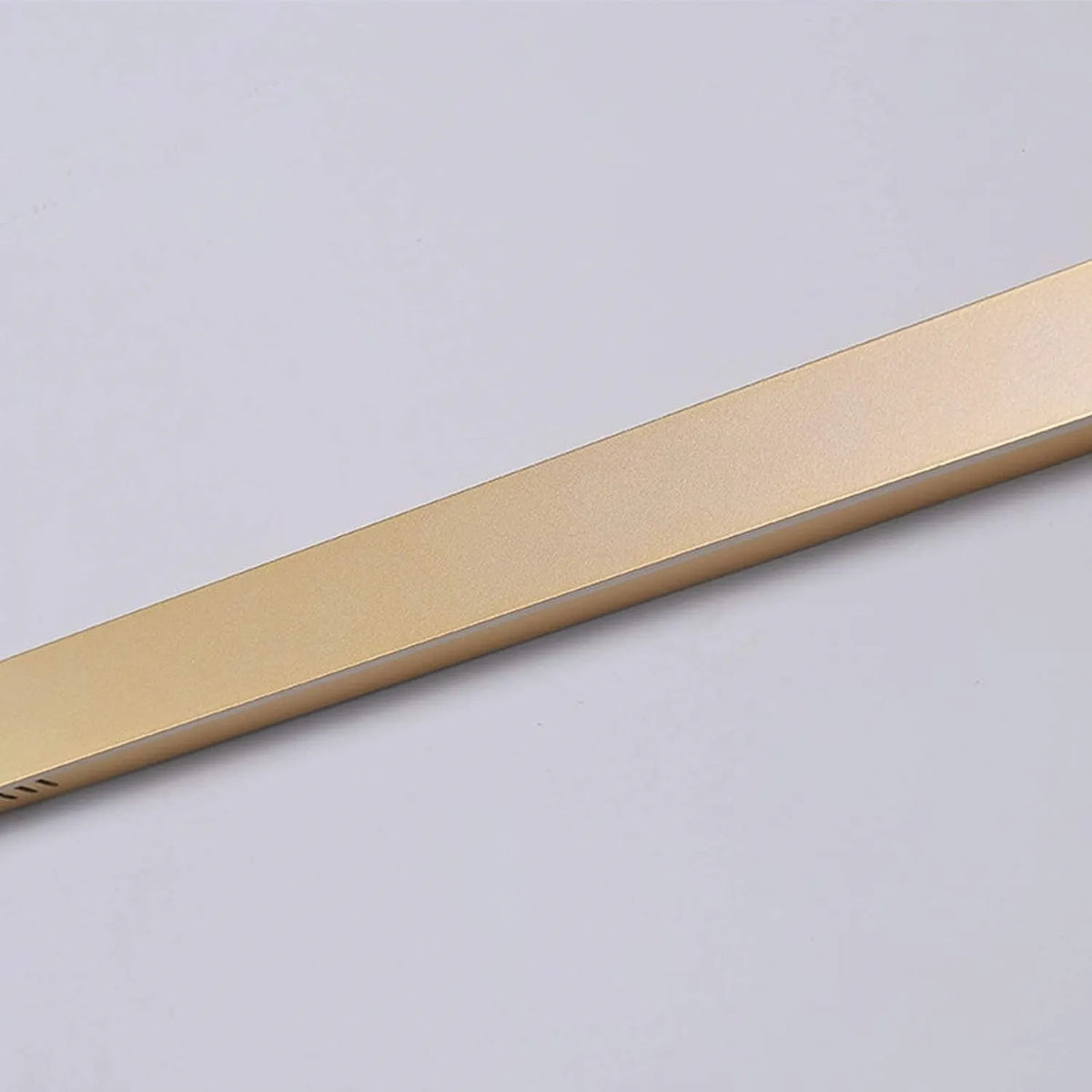 Arveno væglampe minimalistisk lineær guld/sort/hvid