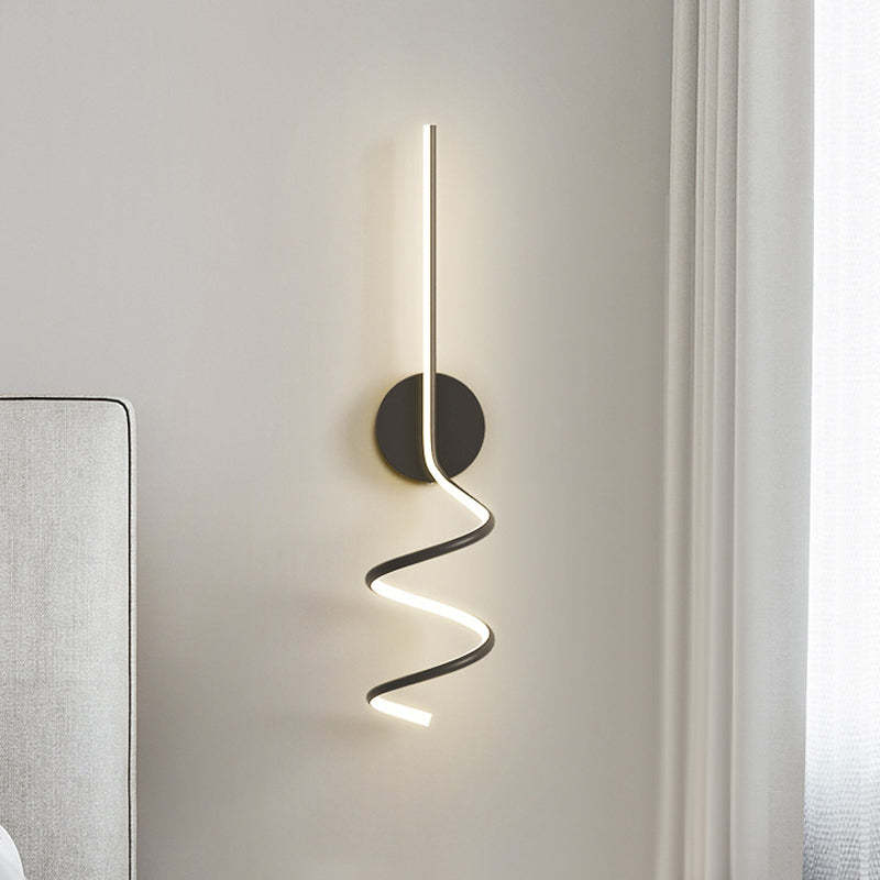 Arisha moderne LED-væglampe med spiralformet kunstmotiv, sort og hvid