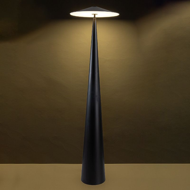 Salgado modern tefatformad golvlampa i metall, svart