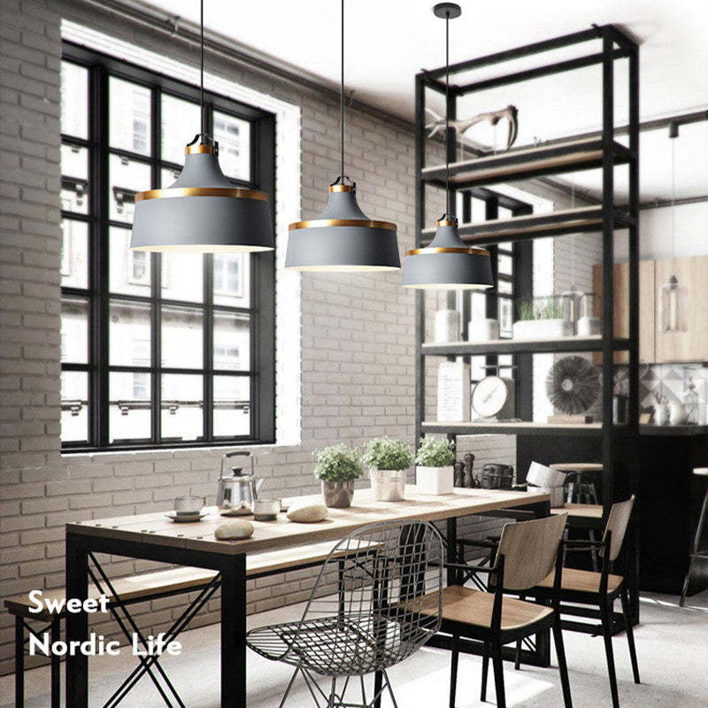 Valentina modern färgglad enkel pendellampa med metallskärm