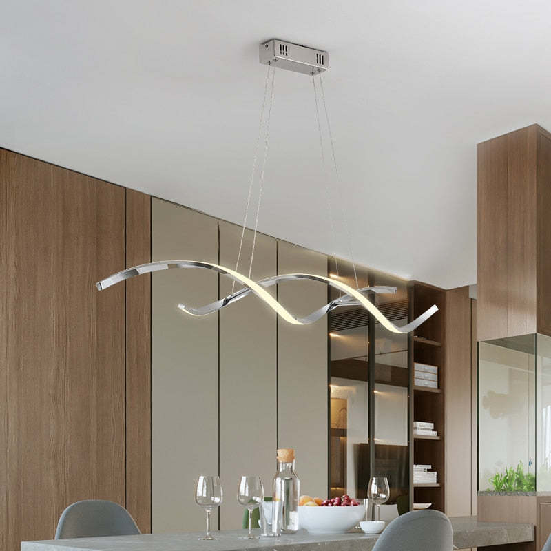 Arisha modern vågformad pendellampa i metall, krom/guld