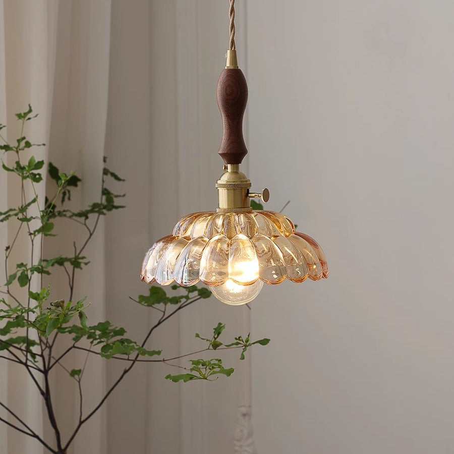 Valentina moderne LED-pendellampe i metal og glas med træhåndtag, soveværelse