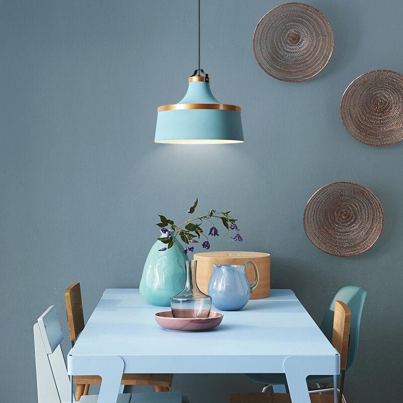 Valentina modern färgglad enkel pendellampa med metallskärm