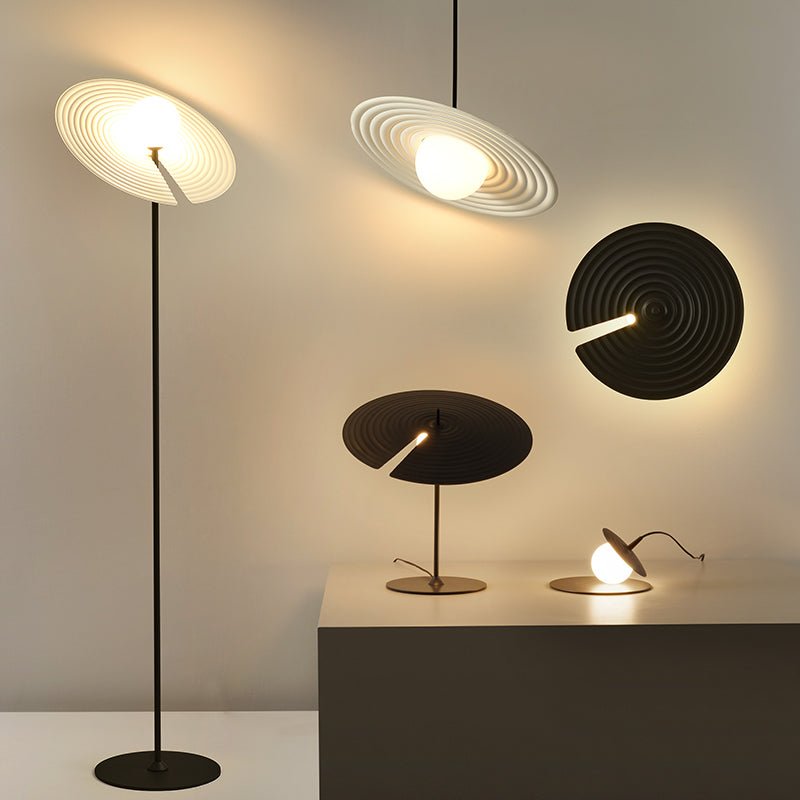 Cevenir kinetisk bordlampe i rotationsstøbt PE