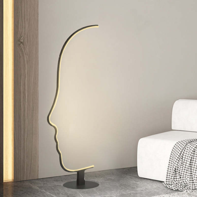 Arisha modern bågformad golvlampa med profil av ett människ ansikte, svart, metall/silikon