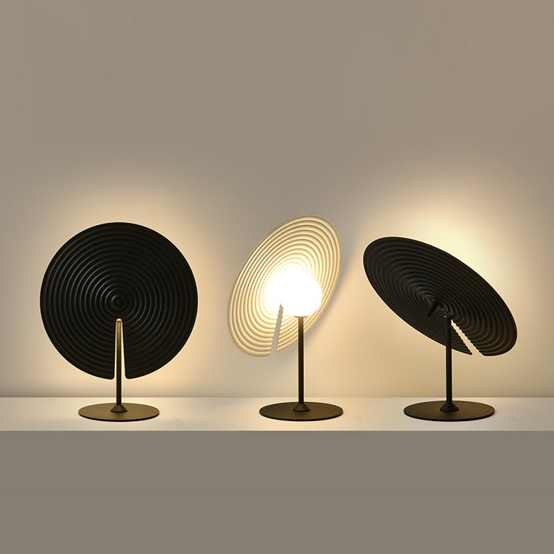 Cevenir kinetisk bordlampe i rotationsstøbt PE