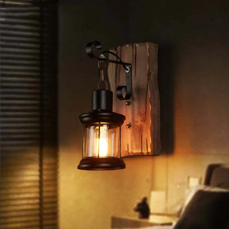 Austin vintage vägglampa i klassisk industriell lanternform, metall