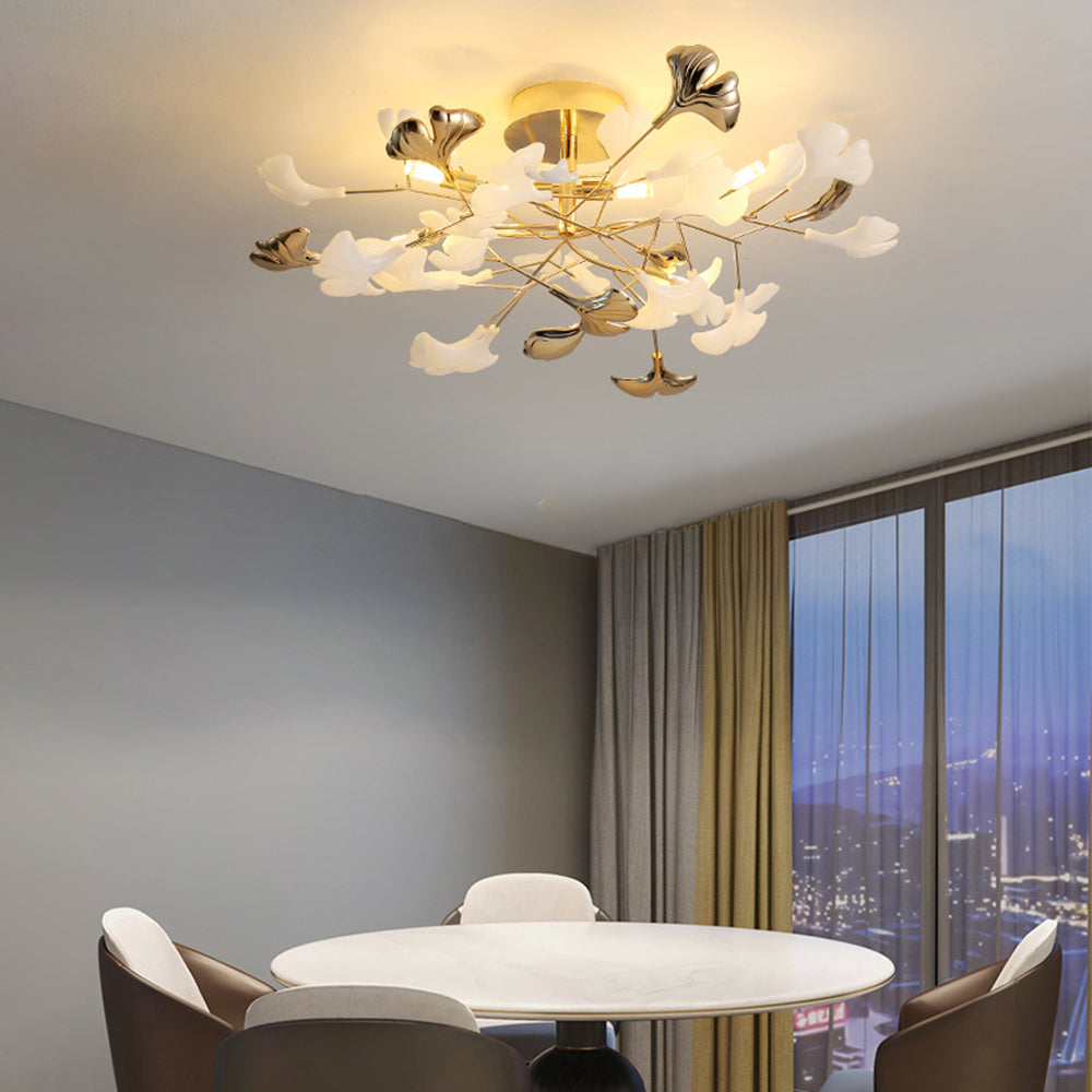 Olivia elegant taklampa med bladmotiv i keramik/metall, guld