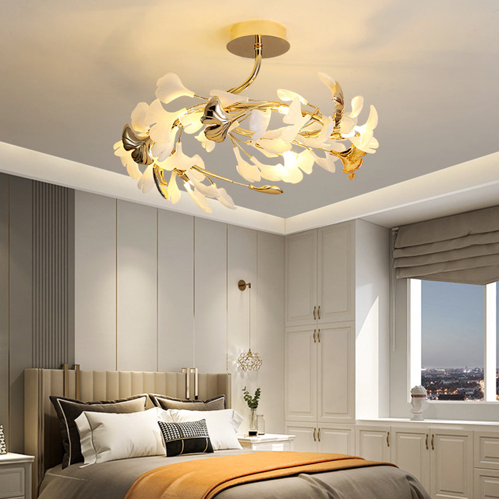 Olivia elegant taklampa med bladmotiv i keramik/metall, guld