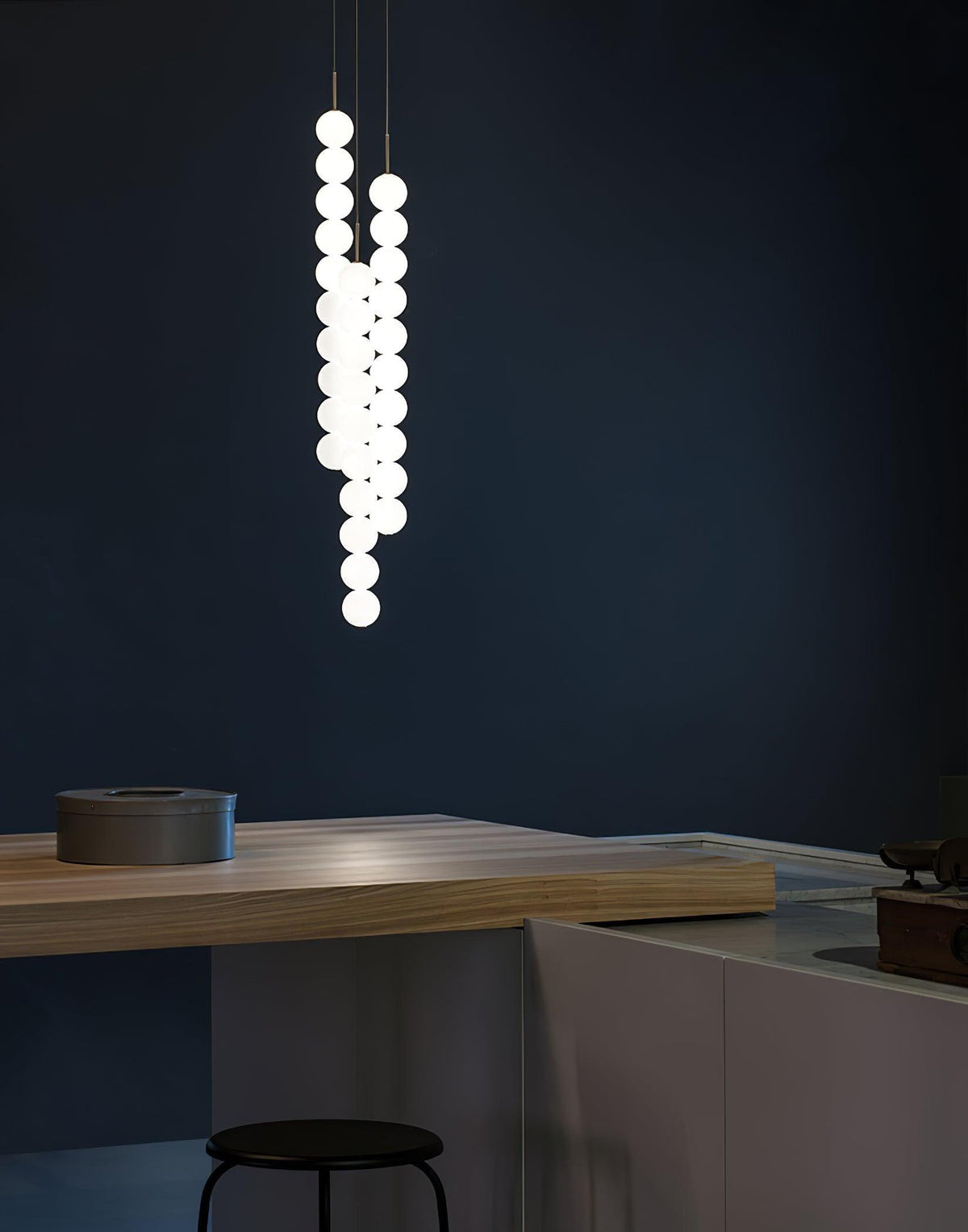 Fray kunstnerisk pendellampe i plast