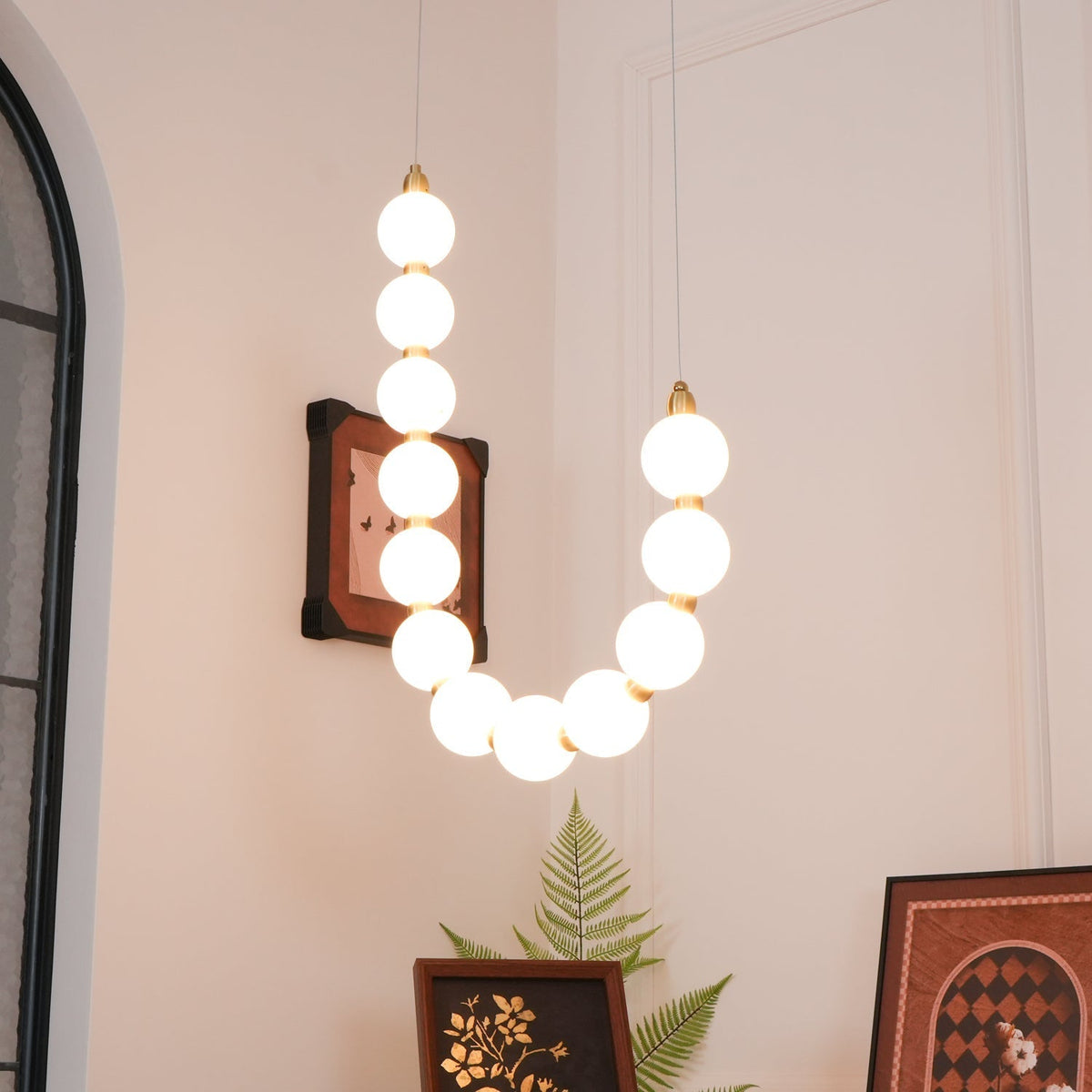 Modern minimalistisk akrylkrona med ädelstensdesign