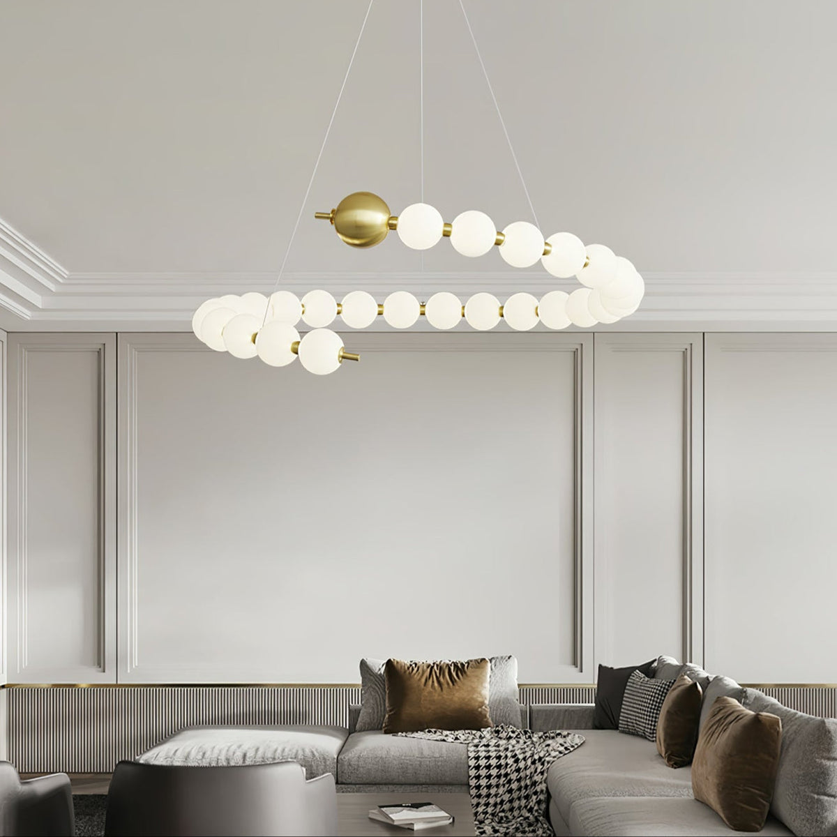 Hevrin Elegance-kronelysekrone med kunstneriske perler i plast