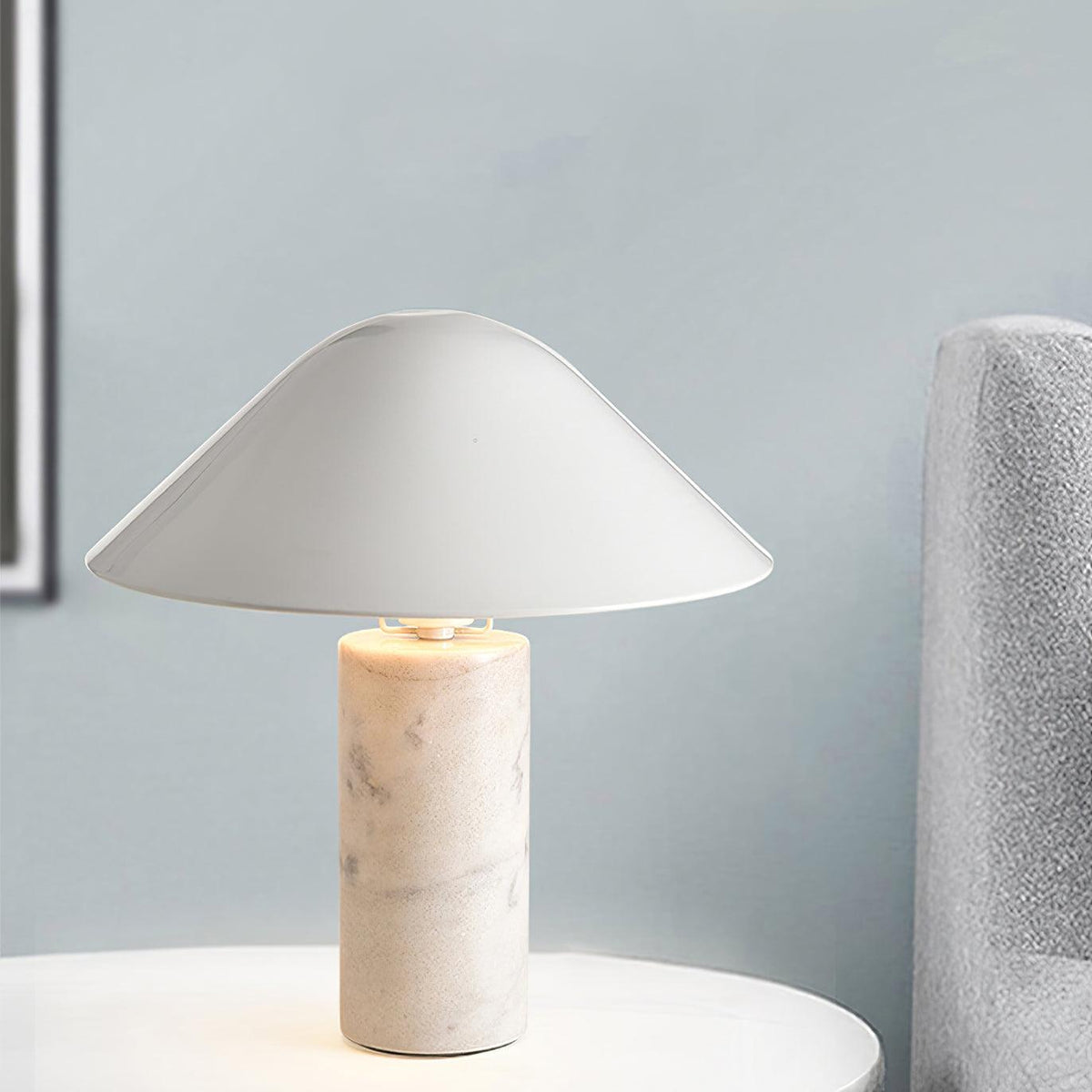 Minimalistisk marmorbordlampe Elyrian