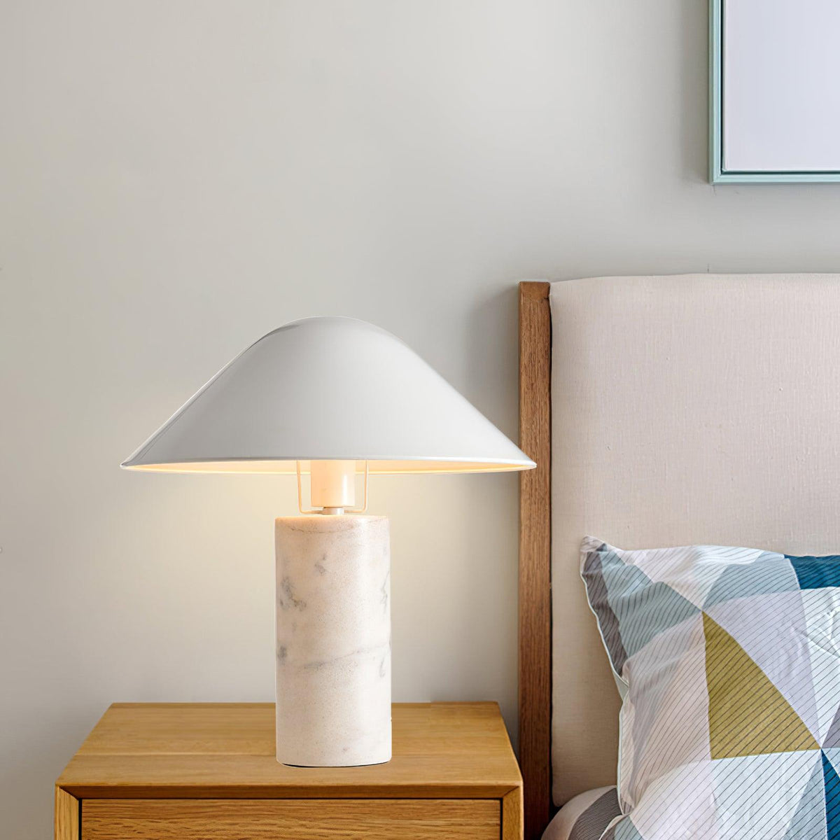 Minimalistisk marmorbordlampe Elyrian