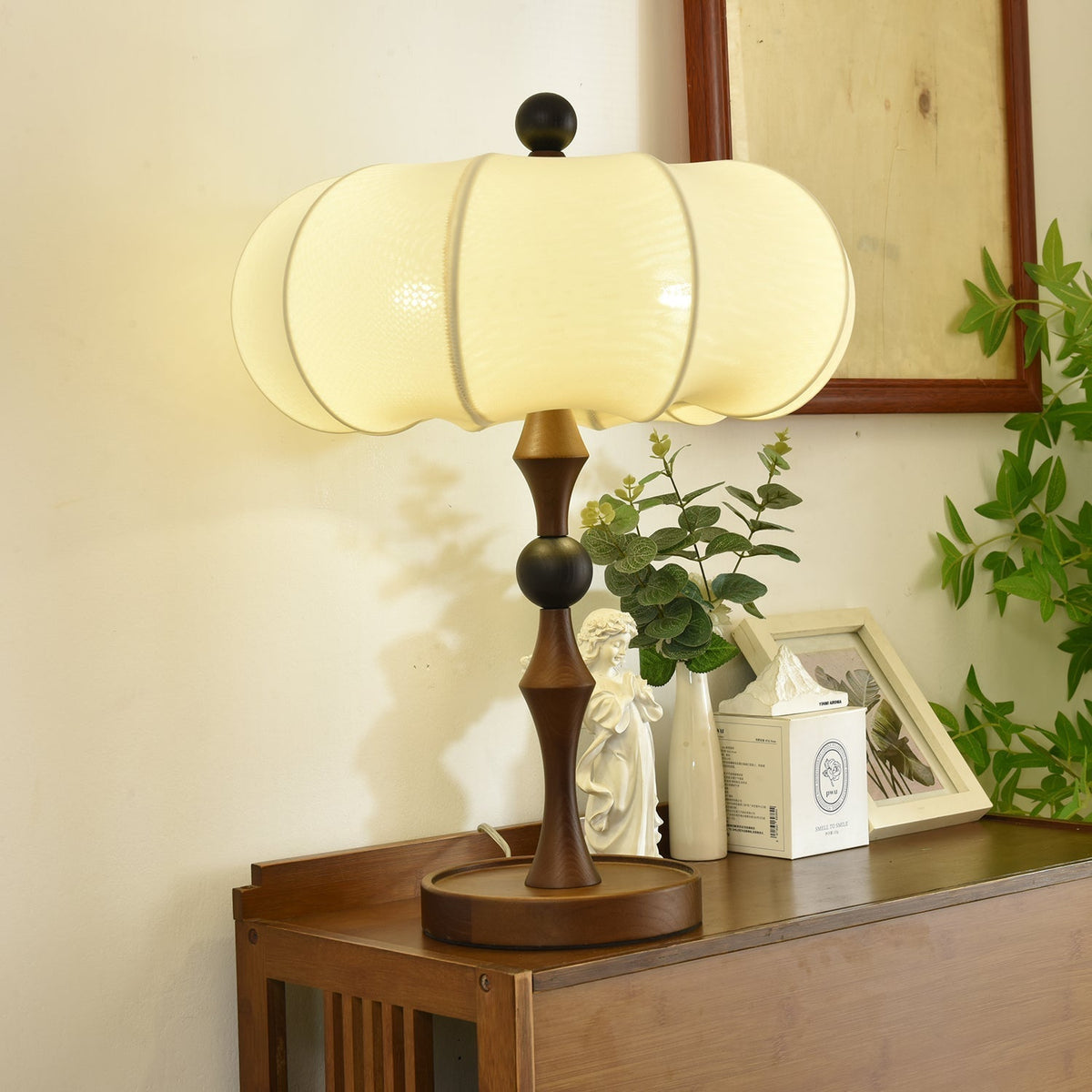 Lumae retrobordlampe i træ og stof