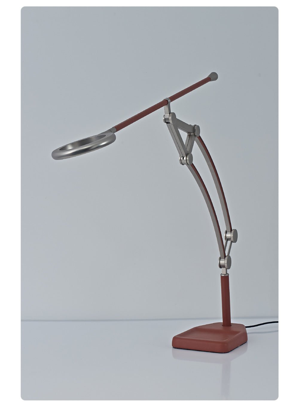 Valombre justerbar leddelt arbejdslampe