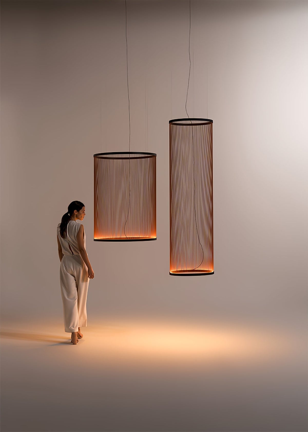 Hyn minimalistisk pendellampe i aluminium