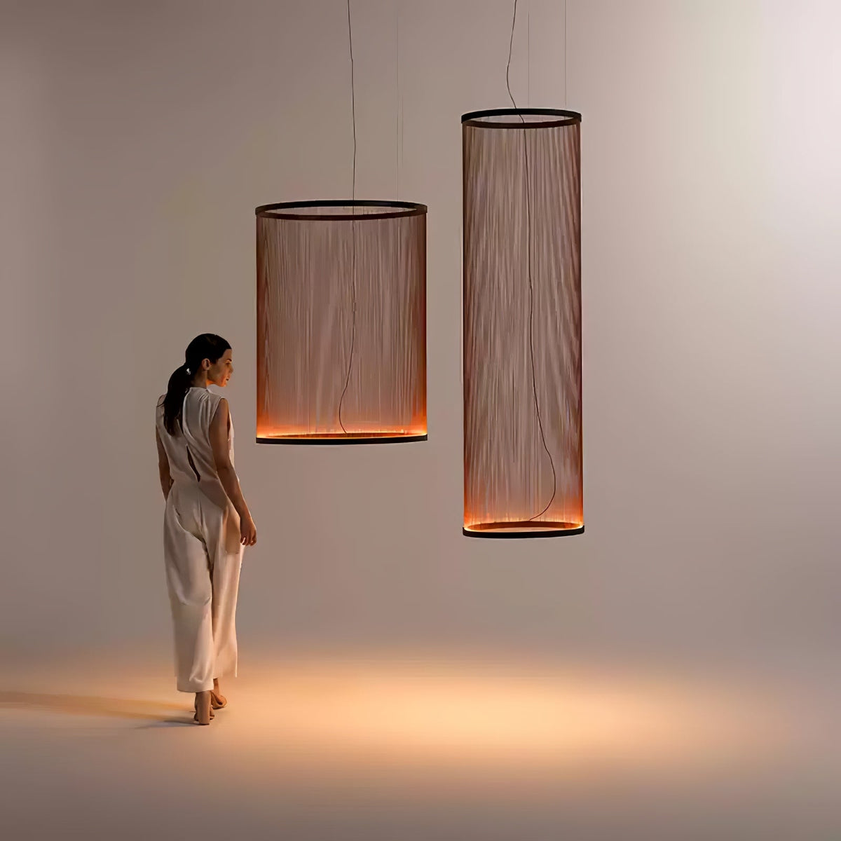 Hyn minimalistisk pendellampe i aluminium
