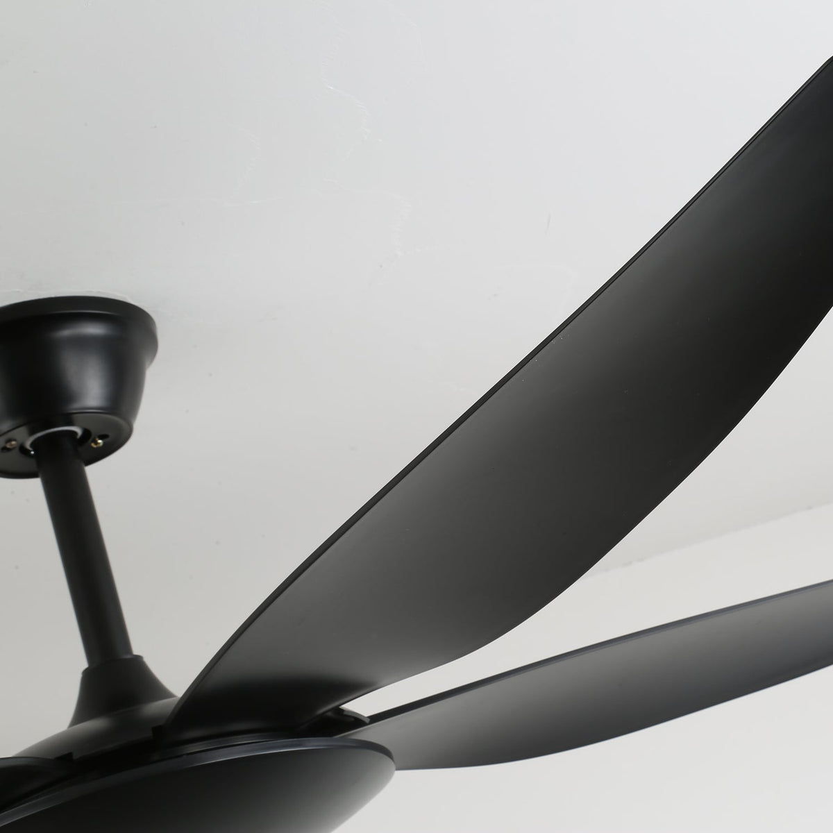 Onyxa minimalistisk loftventilator med lys