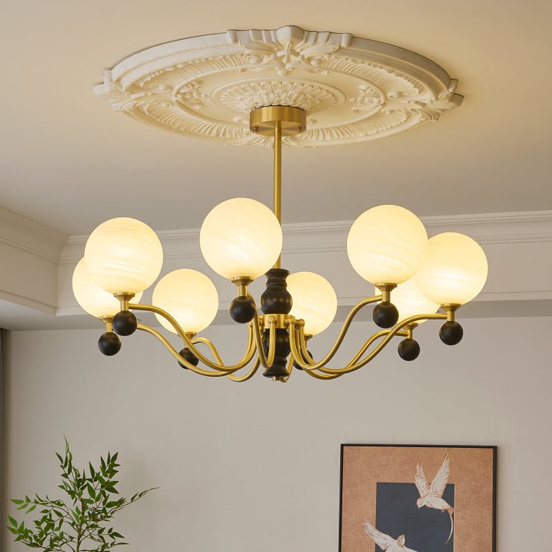 Ershaan elegantti vintage-tyylinen pallomainen messinki- ja puukattokruunu