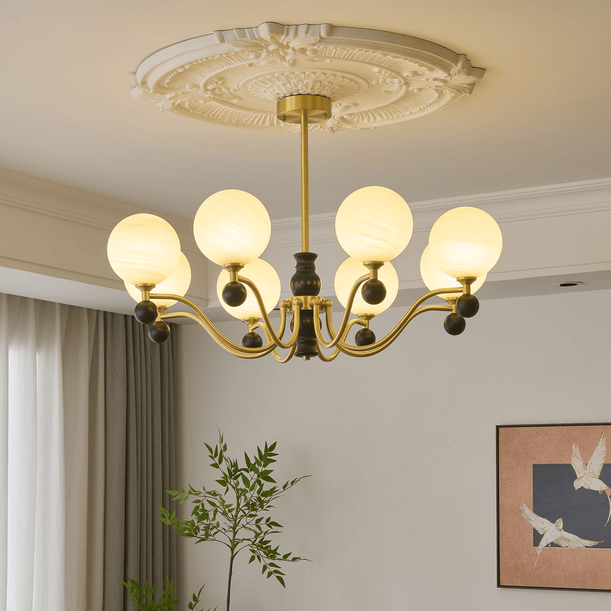 Ershaan elegantti vintage-tyylinen pallomainen messinki- ja puukattokruunu