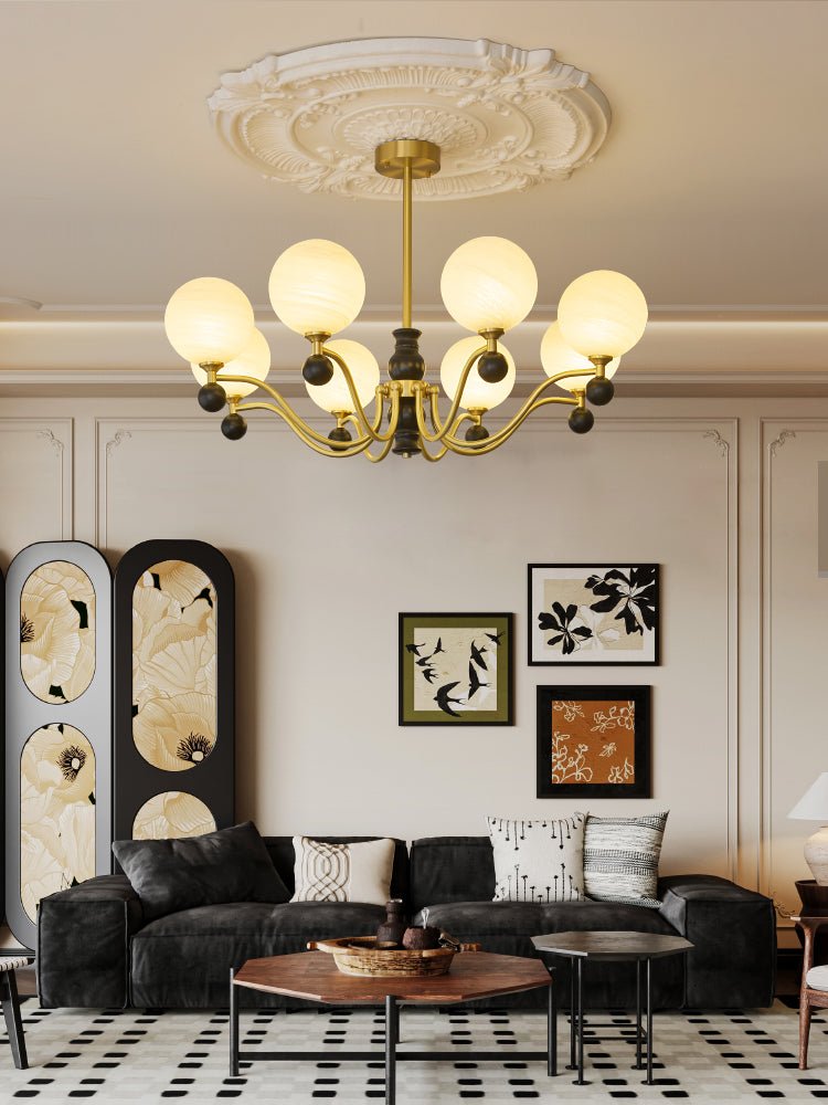 Ershaan elegantti vintage-tyylinen pallomainen messinki- ja puukattokruunu