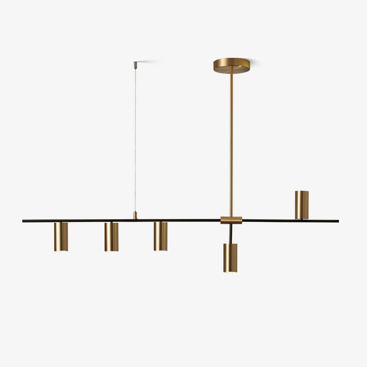 Oriarella ljuskrona i mässing med linjär, elegant Cassandra-design