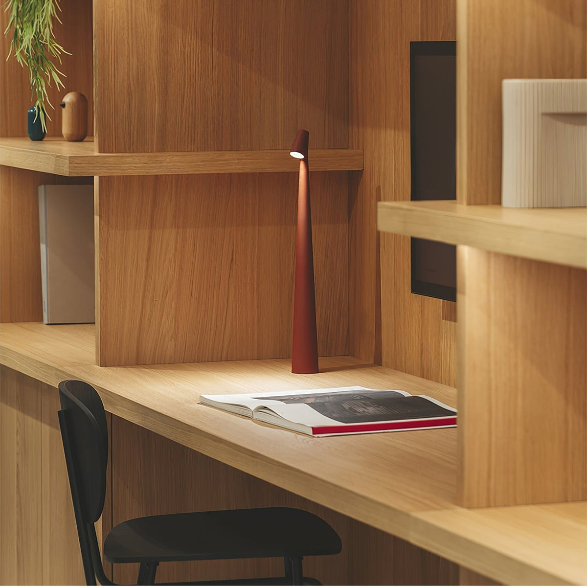 Candeeiro de mesa Nirerora minimalista em acrílico