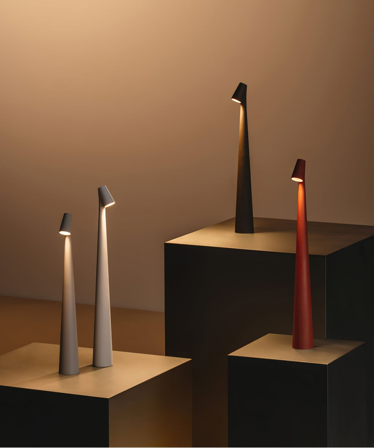 Candeeiro de mesa Nirerora minimalista em acrílico