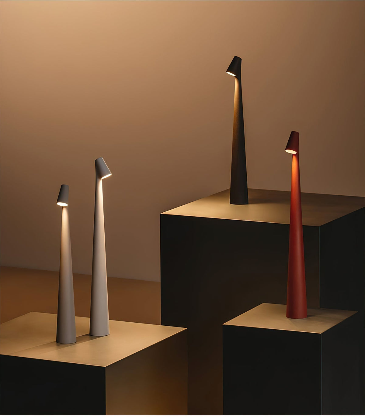 Candeeiro de mesa Nirerora minimalista em acrílico