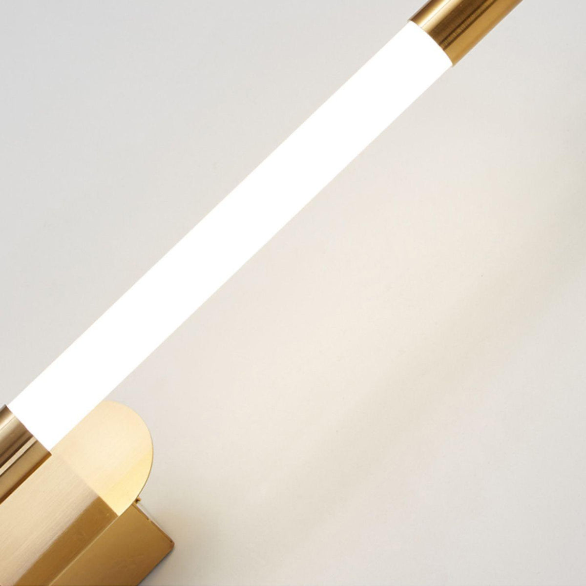 Candeeiro de parede Lumiviella com tubos modulares