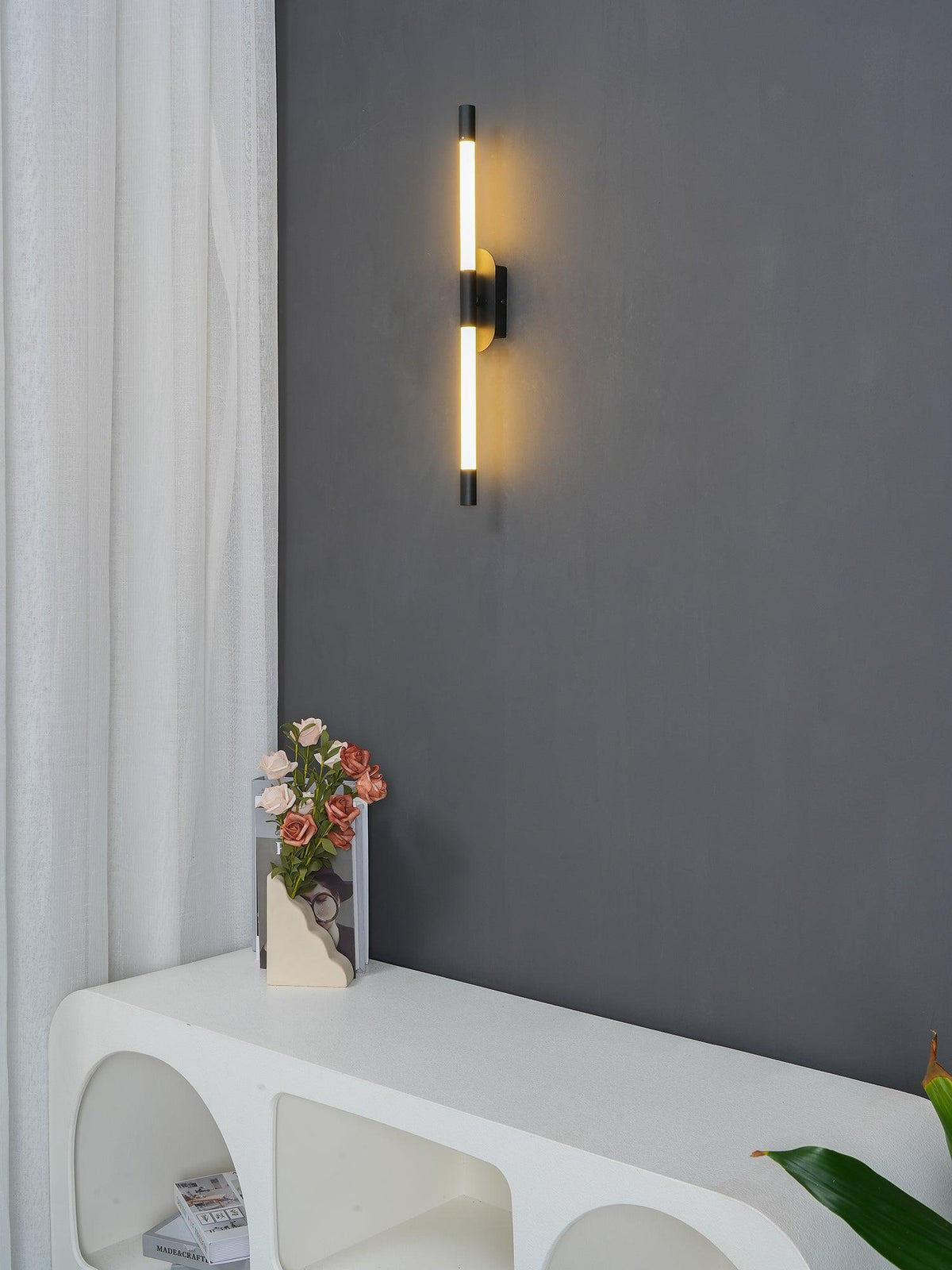 Candeeiro de parede Lumiviella com tubos modulares