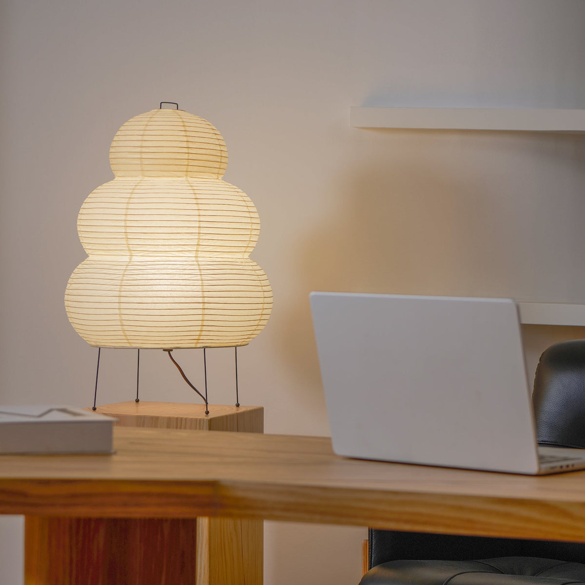 Tranquilux japanskinspirerad bordslampa i papper