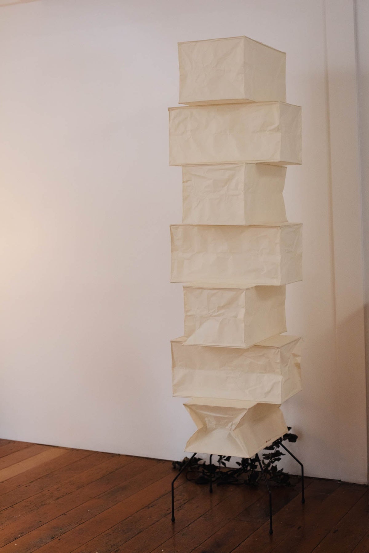 Avara golvlampa i papper