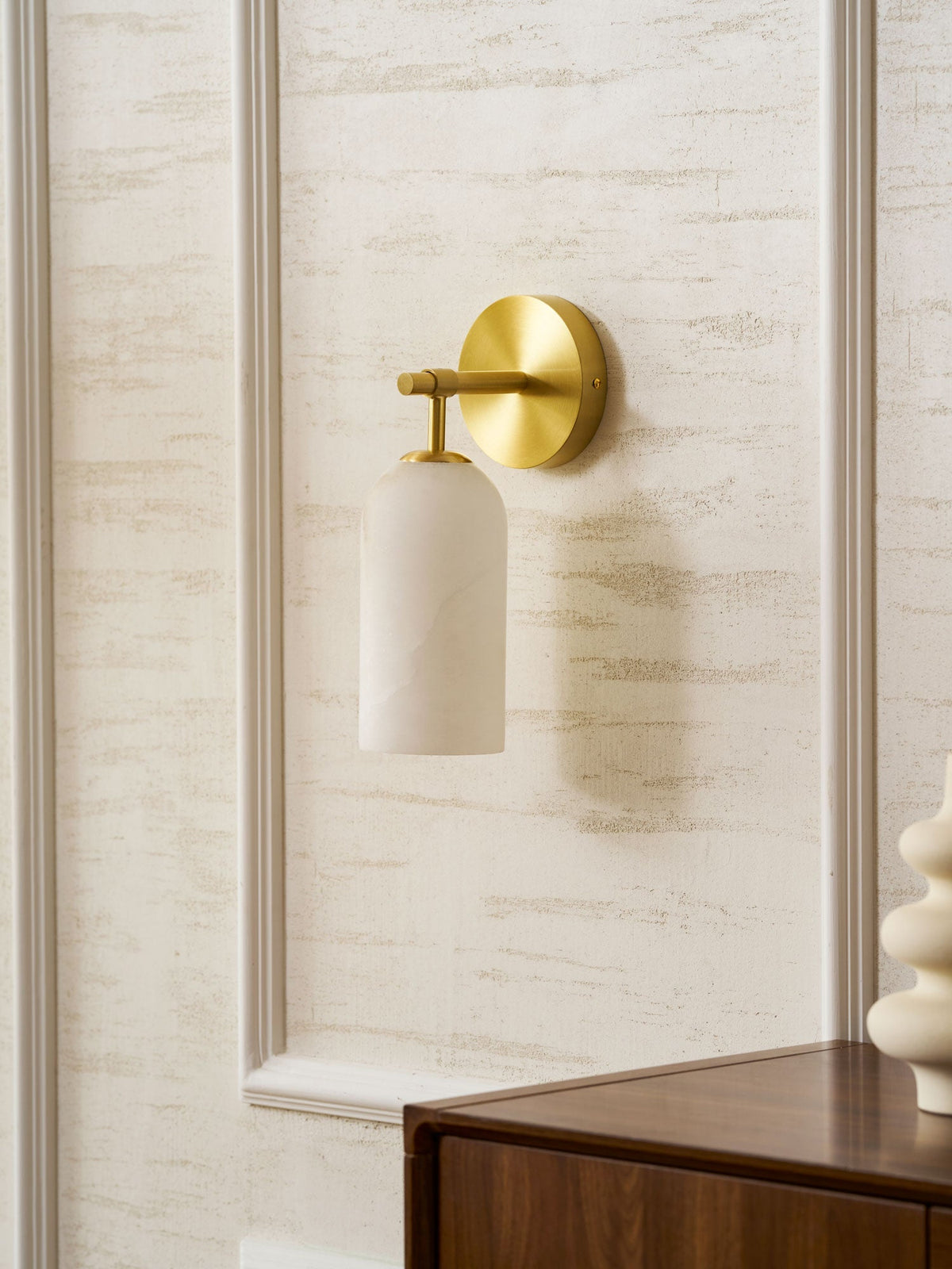 Albelaine pelarformad vägglampa i alabaster