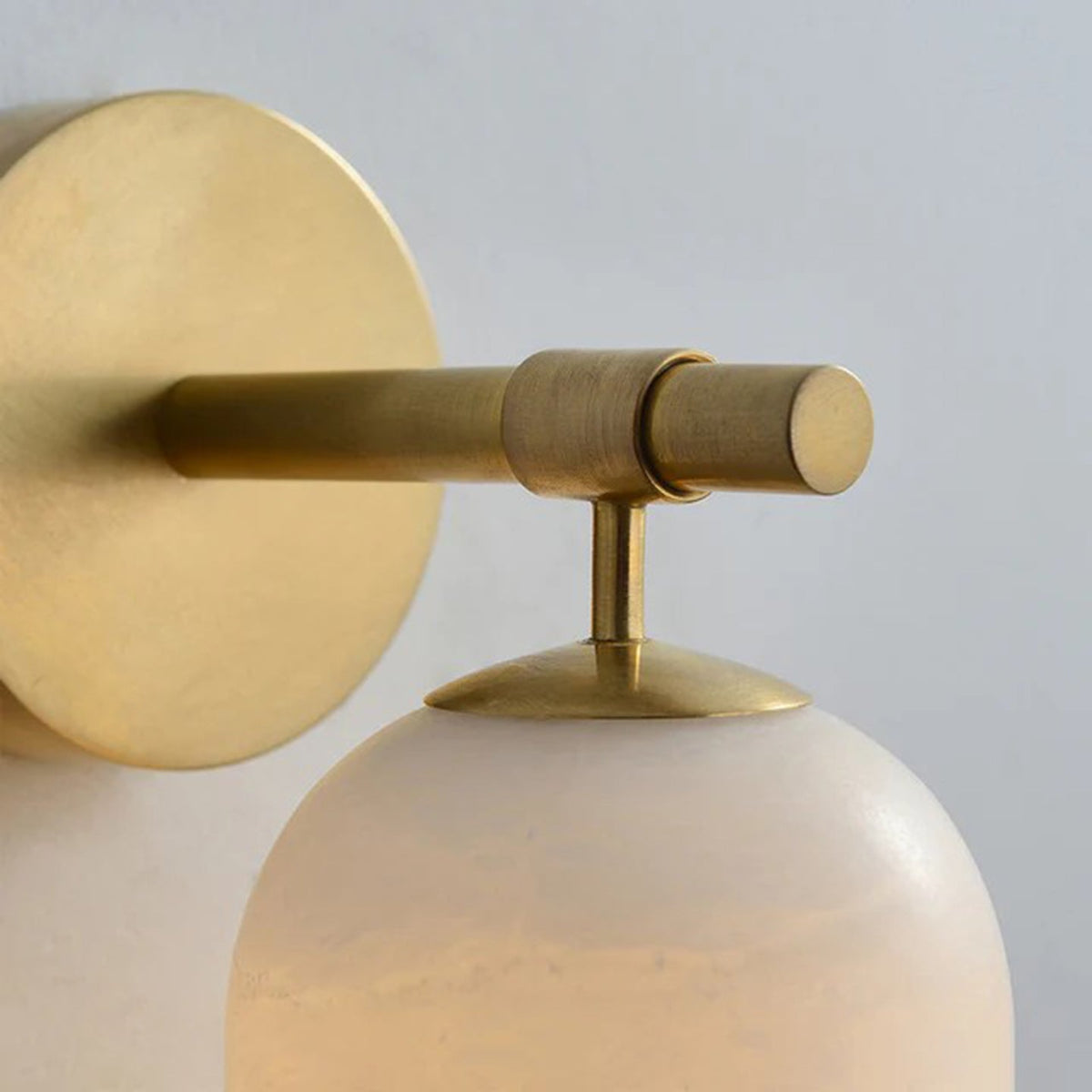 Albelaine pelarformad vägglampa i alabaster